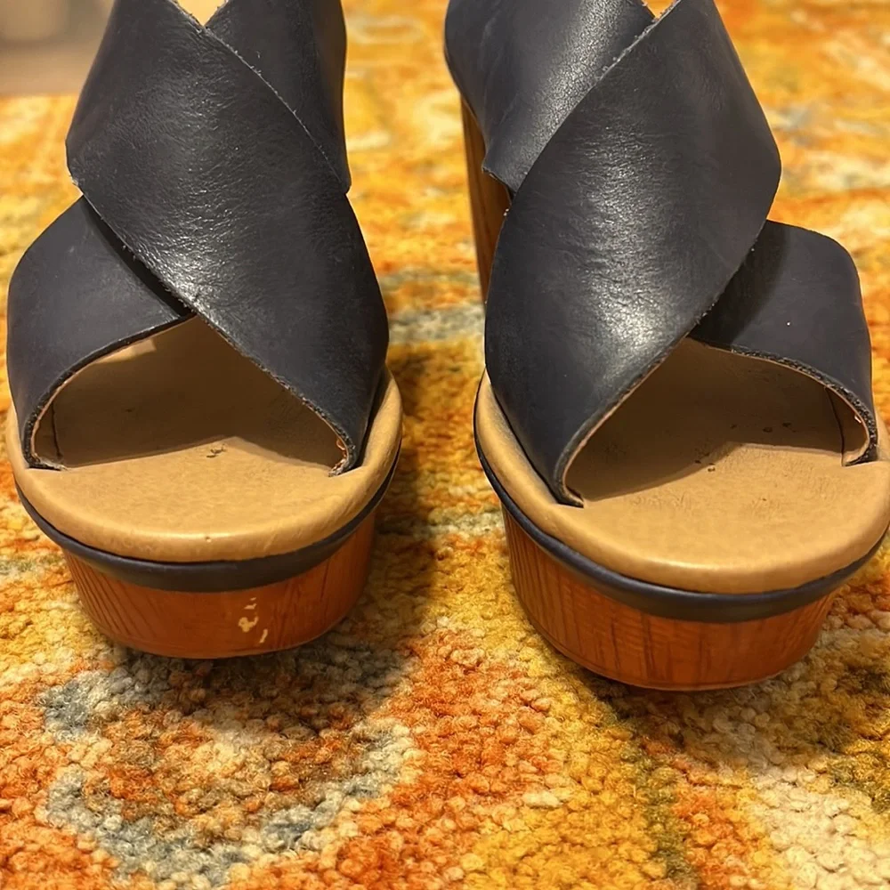 Lucky brand navy wood heel wedges size 6.5